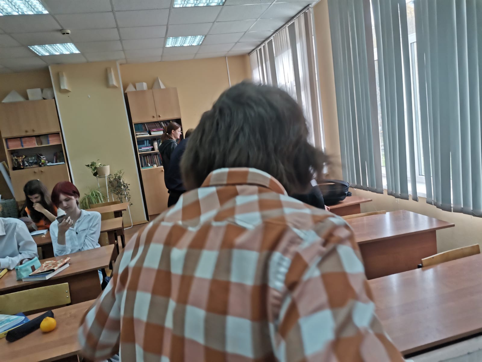 Лев в боевой стойке